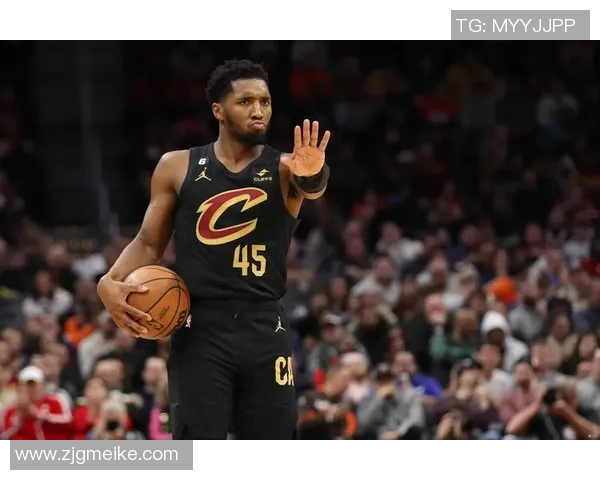 战术革新！新教练如何激活米切尔？