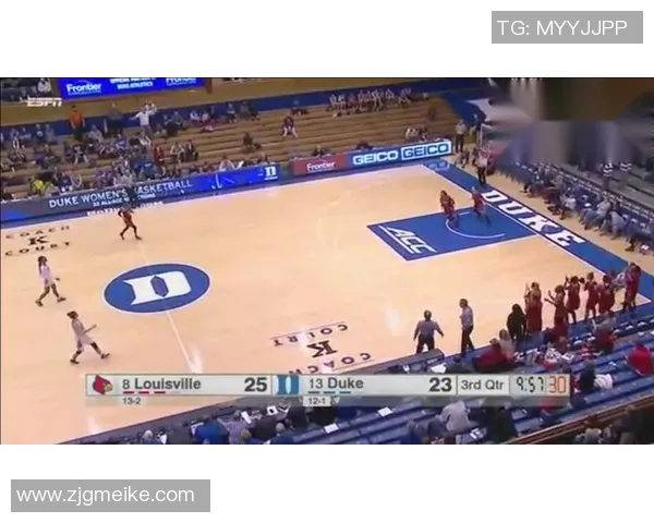 球迷集资送教练“战术平板”表心意