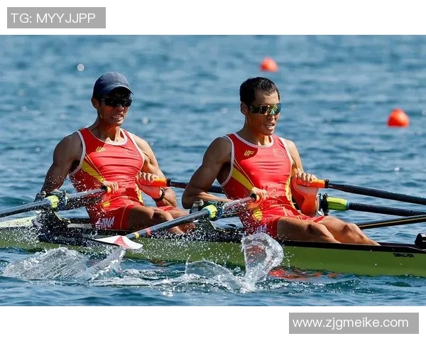 中国赛艇男队八人艇冲金成功，历史首次