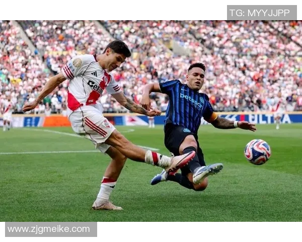 回顾足球八卦五大经典高光时刻 重温那些让人热血沸腾的传奇瞬间